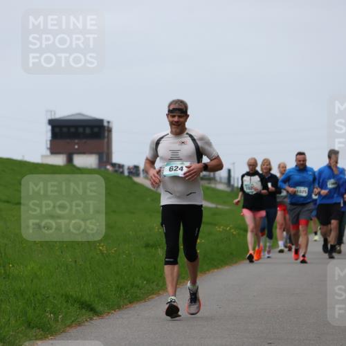 04.05.2025 - 8. Wedeler Halbmarathon Yannick Fuchs http://msf.ph/oto/7821767 04.05.2025 11:28:49 Laufen 624, 102, 1025, 1067 meine-sportfotos.de