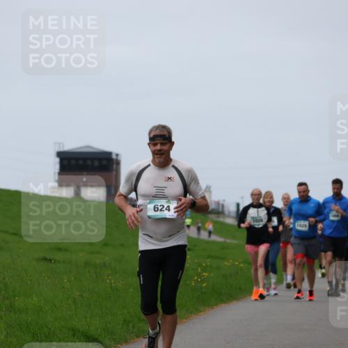 04.05.2025 - 8. Wedeler Halbmarathon Yannick Fuchs http://msf.ph/oto/7821785 04.05.2025 11:28:51 Laufen 624, 43, 1026, 1025, 1006, 1067 meine-sportfotos.de