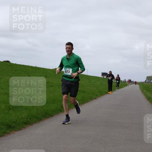 04.05.2025 - 8. Wedeler Halbmarathon Yannick Fuchs http://msf.ph/oto/7821800 04.05.2025 11:51:36 Laufen 673 meine-sportfotos.de
