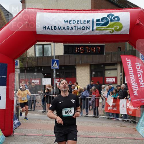 04.05.2025 - 8. Wedeler Halbmarathon Felixshl http://msf.ph/oto/7821813 04.05.2025 11:57:45 Ziel 251, 606, 671 meine-sportfotos.de