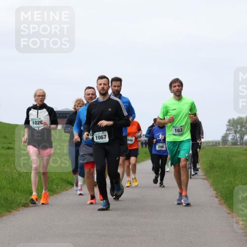 04.05.2025 - 8. Wedeler Halbmarathon Yannick Fuchs http://msf.ph/oto/7821855 04.05.2025 11:29:03 Laufen 1026, 1067, 946, 298, 163 meine-sportfotos.de