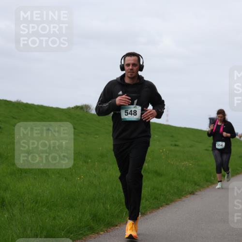 04.05.2025 - 8. Wedeler Halbmarathon Yannick Fuchs http://msf.ph/oto/7821964 04.05.2025 11:51:42 Laufen 548, 554 meine-sportfotos.de