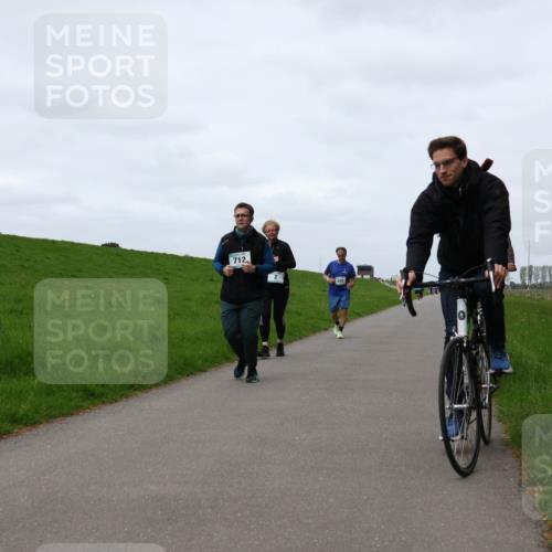 04.05.2025 - 8. Wedeler Halbmarathon Yannick Fuchs http://msf.ph/oto/7822031 04.05.2025 11:29:15 Laufen 712 meine-sportfotos.de