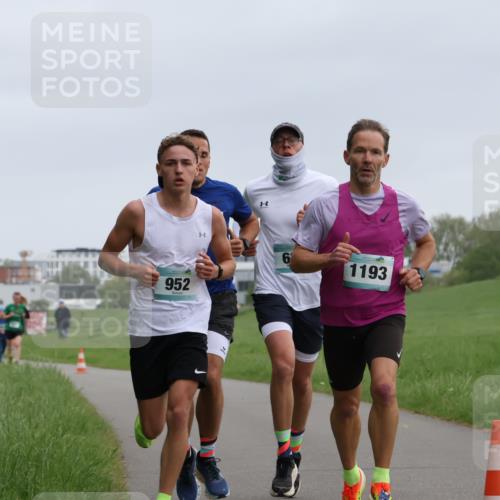 04.05.2025 - 8. Wedeler Halbmarathon Yannick Fuchs http://msf.ph/oto/7822049 04.05.2025 11:10:24 Laufen 952, 6, 1193 meine-sportfotos.de