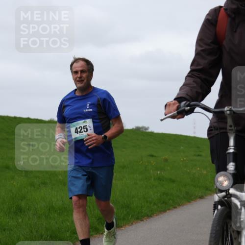 04.05.2025 - 8. Wedeler Halbmarathon Yannick Fuchs http://msf.ph/oto/7822093 04.05.2025 11:29:18 Laufen 425 meine-sportfotos.de