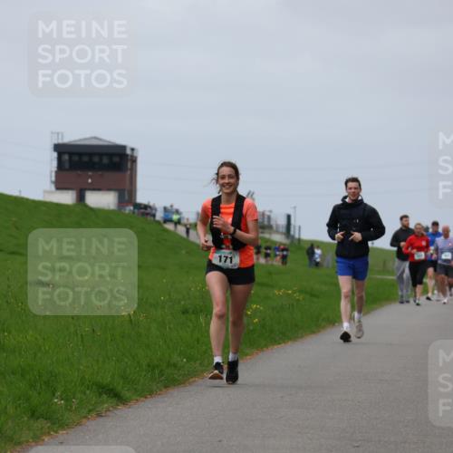 04.05.2025 - 8. Wedeler Halbmarathon Yannick Fuchs http://msf.ph/oto/7822100 04.05.2025 11:51:55 Laufen 171 meine-sportfotos.de