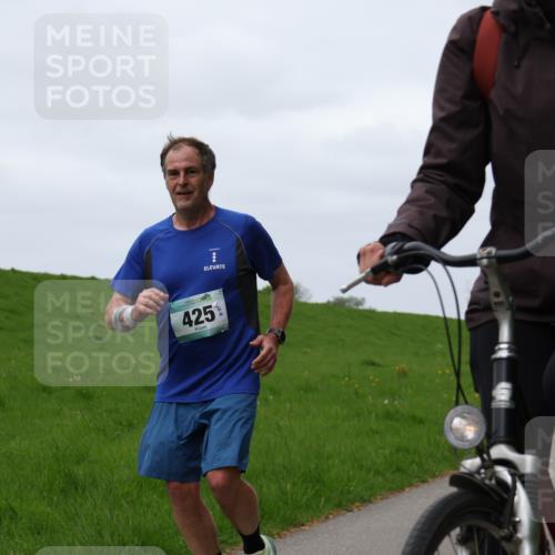 04.05.2025 - 8. Wedeler Halbmarathon Yannick Fuchs http://msf.ph/oto/7822102 04.05.2025 11:29:19 Laufen 425 meine-sportfotos.de