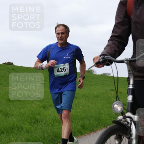 04.05.2025 - 8. Wedeler Halbmarathon Yannick Fuchs http://msf.ph/oto/7822105 04.05.2025 11:29:19 Laufen 425 meine-sportfotos.de