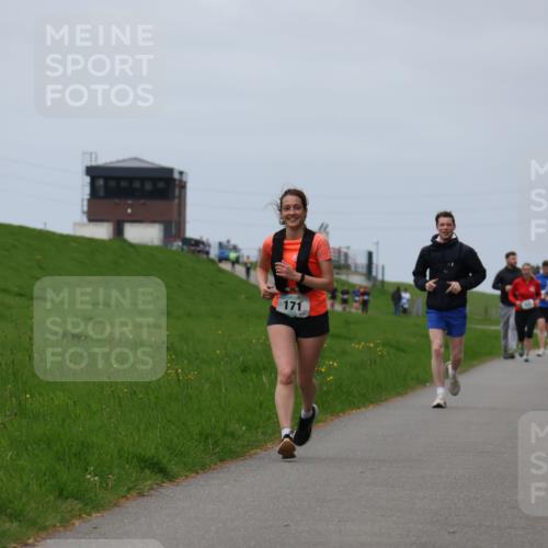04.05.2025 - 8. Wedeler Halbmarathon Yannick Fuchs http://msf.ph/oto/7822106 04.05.2025 11:51:55 Laufen 171 meine-sportfotos.de