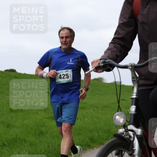 04.05.2025 - 8. Wedeler Halbmarathon Yannick Fuchs http://msf.ph/oto/7822109 04.05.2025 11:29:19 Laufen 425 meine-sportfotos.de