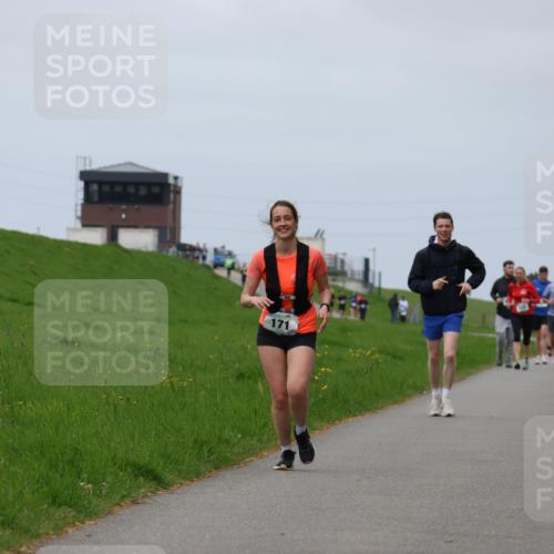 04.05.2025 - 8. Wedeler Halbmarathon Yannick Fuchs http://msf.ph/oto/7822120 04.05.2025 11:51:55 Laufen 171 meine-sportfotos.de