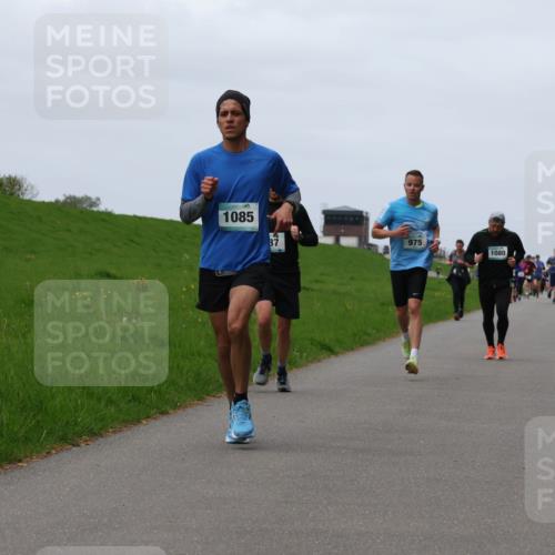 04.05.2025 - 8. Wedeler Halbmarathon Yannick Fuchs http://msf.ph/oto/7822164 04.05.2025 11:29:24 Laufen 1085, 87, 975, 1080 meine-sportfotos.de
