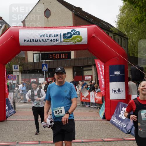 04.05.2025 - 8. Wedeler Halbmarathon Felixshl http://msf.ph/oto/7822190 04.05.2025 11:57:58 Ziel 138, 432, 833, 985 meine-sportfotos.de