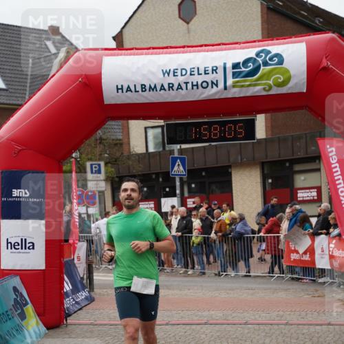 04.05.2025 - 8. Wedeler Halbmarathon Felixshl http://msf.ph/oto/7822245 04.05.2025 11:58:03 Ziel 138, 143, 252 meine-sportfotos.de