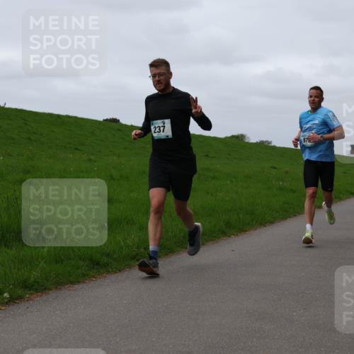 04.05.2025 - 8. Wedeler Halbmarathon Yannick Fuchs http://msf.ph/oto/7822281 04.05.2025 11:29:28 Laufen 237, 97, 1080 meine-sportfotos.de