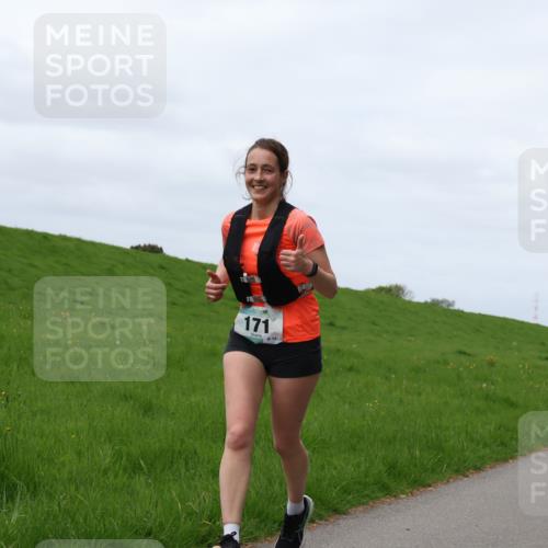 04.05.2025 - 8. Wedeler Halbmarathon Yannick Fuchs http://msf.ph/oto/7822296 04.05.2025 11:52:04 Laufen 171, 14 meine-sportfotos.de