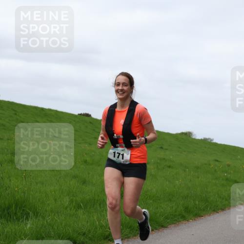 04.05.2025 - 8. Wedeler Halbmarathon Yannick Fuchs http://msf.ph/oto/7822309 04.05.2025 11:52:04 Laufen 171 meine-sportfotos.de
