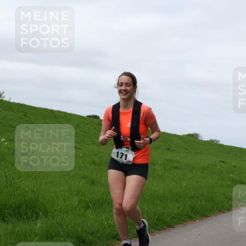 04.05.2025 - 8. Wedeler Halbmarathon Yannick Fuchs http://msf.ph/oto/7822315 04.05.2025 11:52:04 Laufen 171 meine-sportfotos.de