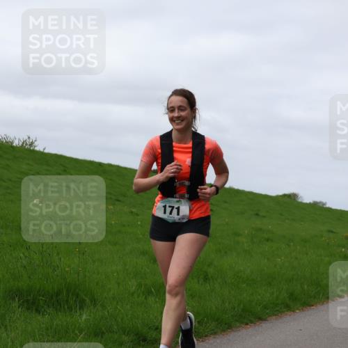 04.05.2025 - 8. Wedeler Halbmarathon Yannick Fuchs http://msf.ph/oto/7822329 04.05.2025 11:52:05 Laufen 171 meine-sportfotos.de