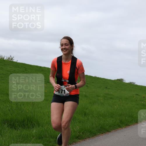 04.05.2025 - 8. Wedeler Halbmarathon Yannick Fuchs http://msf.ph/oto/7822337 04.05.2025 11:52:05 Laufen 71 meine-sportfotos.de