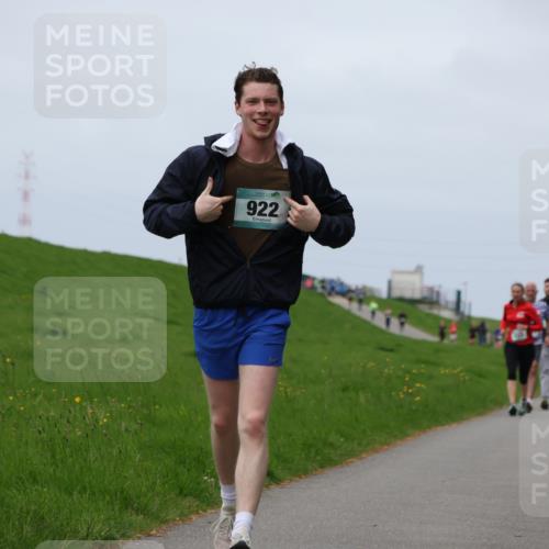 04.05.2025 - 8. Wedeler Halbmarathon Yannick Fuchs http://msf.ph/oto/7822359 04.05.2025 11:52:06 Laufen 922 meine-sportfotos.de