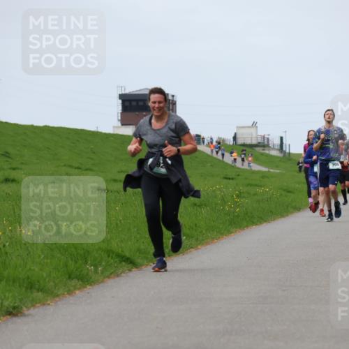 04.05.2025 - 8. Wedeler Halbmarathon Yannick Fuchs http://msf.ph/oto/7822432 04.05.2025 11:29:34 Laufen 395, 527 meine-sportfotos.de