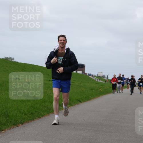 04.05.2025 - 8. Wedeler Halbmarathon Yannick Fuchs http://msf.ph/oto/7822444 04.05.2025 11:52:07 Laufen 92 meine-sportfotos.de