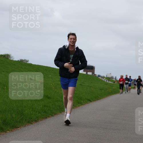 04.05.2025 - 8. Wedeler Halbmarathon Yannick Fuchs http://msf.ph/oto/7822468 04.05.2025 11:52:07 Laufen  meine-sportfotos.de