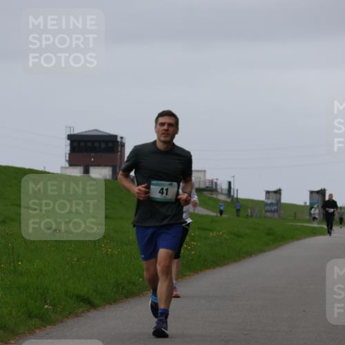 04.05.2025 - 8. Wedeler Halbmarathon Yannick Fuchs http://msf.ph/oto/7822482 04.05.2025 12:13:00 Laufen 41 meine-sportfotos.de