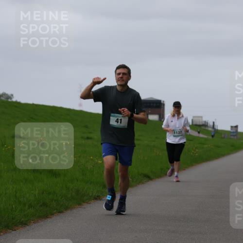 04.05.2025 - 8. Wedeler Halbmarathon Yannick Fuchs http://msf.ph/oto/7822509 04.05.2025 12:13:02 Laufen 41, 1137 meine-sportfotos.de