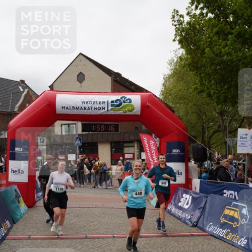 04.05.2025 - 8. Wedeler Halbmarathon Felixshl http://msf.ph/oto/7822524 04.05.2025 11:58:14 Ziel 3, 348, 440, 1135 meine-sportfotos.de