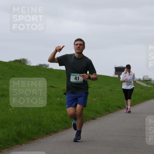 04.05.2025 - 8. Wedeler Halbmarathon Yannick Fuchs http://msf.ph/oto/7822543 04.05.2025 12:13:03 Laufen 41, 1137 meine-sportfotos.de