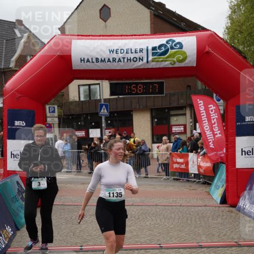 04.05.2025 - 8. Wedeler Halbmarathon Felixshl http://msf.ph/oto/7822567 04.05.2025 11:58:15 Ziel 3, 348, 440, 1135 meine-sportfotos.de