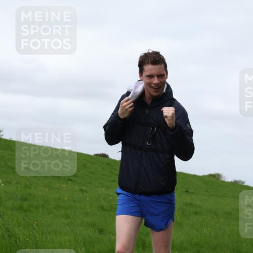 04.05.2025 - 8. Wedeler Halbmarathon Yannick Fuchs http://msf.ph/oto/7822574 04.05.2025 11:52:10 Laufen  meine-sportfotos.de