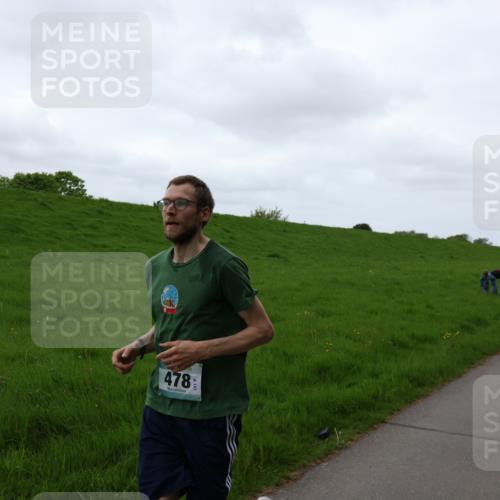 04.05.2025 - 8. Wedeler Halbmarathon Yannick Fuchs http://msf.ph/oto/7822649 04.05.2025 11:10:48 Laufen 478 meine-sportfotos.de