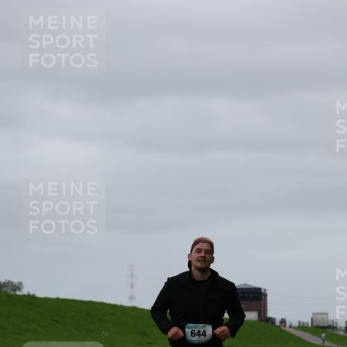 04.05.2025 - 8. Wedeler Halbmarathon Yannick Fuchs http://msf.ph/oto/7822672 04.05.2025 12:13:46 Laufen 644 meine-sportfotos.de