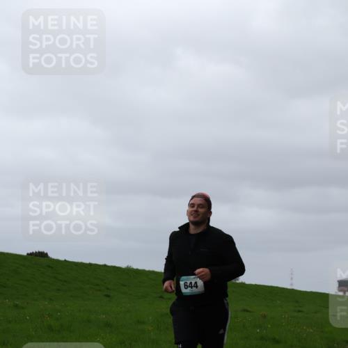04.05.2025 - 8. Wedeler Halbmarathon Yannick Fuchs http://msf.ph/oto/7822679 04.05.2025 12:13:49 Laufen 644 meine-sportfotos.de