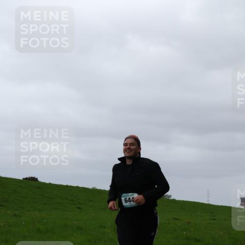 04.05.2025 - 8. Wedeler Halbmarathon Yannick Fuchs http://msf.ph/oto/7822686 04.05.2025 12:13:50 Laufen 644 meine-sportfotos.de