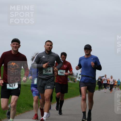 04.05.2025 - 8. Wedeler Halbmarathon Yannick Fuchs http://msf.ph/oto/7822708 04.05.2025 11:29:49 Laufen 314, 527, 365, 38 meine-sportfotos.de
