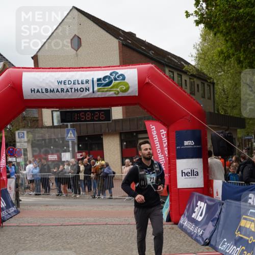04.05.2025 - 8. Wedeler Halbmarathon Felixshl http://msf.ph/oto/7822713 04.05.2025 11:58:24 Ziel 71, 605 meine-sportfotos.de