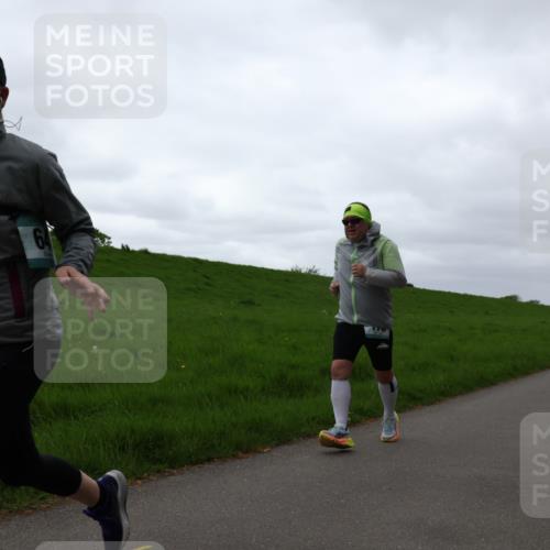 04.05.2025 - 8. Wedeler Halbmarathon Yannick Fuchs http://msf.ph/oto/7822759 04.05.2025 12:14:39 Laufen 64 meine-sportfotos.de