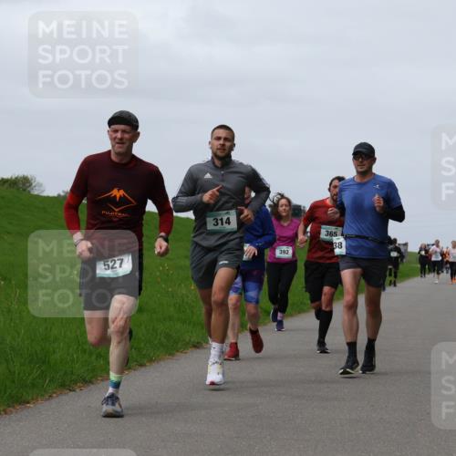 04.05.2025 - 8. Wedeler Halbmarathon Yannick Fuchs http://msf.ph/oto/7822762 04.05.2025 11:29:50 Laufen 527, 314, 392, 365, 38 meine-sportfotos.de