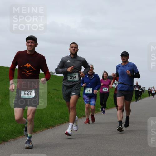 04.05.2025 - 8. Wedeler Halbmarathon Yannick Fuchs http://msf.ph/oto/7822786 04.05.2025 11:29:51 Laufen 314, 527, 39, 392, 38 meine-sportfotos.de
