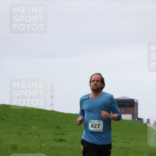 04.05.2025 - 8. Wedeler Halbmarathon Yannick Fuchs http://msf.ph/oto/7822792 04.05.2025 12:14:58 Laufen 627 meine-sportfotos.de