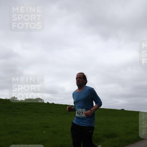 04.05.2025 - 8. Wedeler Halbmarathon Yannick Fuchs http://msf.ph/oto/7822850 04.05.2025 12:15:04 Laufen 627 meine-sportfotos.de