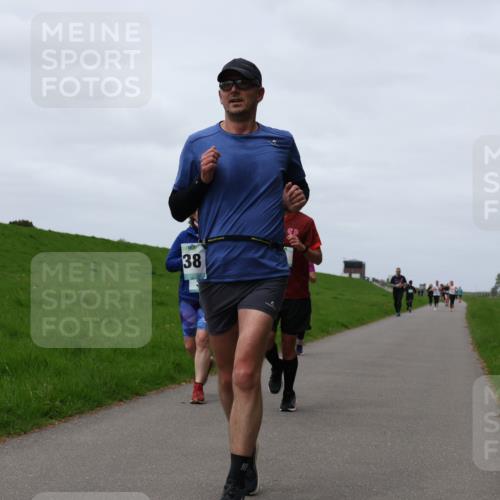 04.05.2025 - 8. Wedeler Halbmarathon Yannick Fuchs http://msf.ph/oto/7822869 04.05.2025 11:29:53 Laufen 38 meine-sportfotos.de