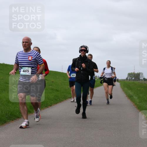 04.05.2025 - 8. Wedeler Halbmarathon Yannick Fuchs http://msf.ph/oto/7822886 04.05.2025 11:52:24 Laufen 445, 469 meine-sportfotos.de