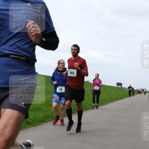 04.05.2025 - 8. Wedeler Halbmarathon Yannick Fuchs http://msf.ph/oto/7822888 04.05.2025 11:29:54 Laufen 39, 365, 392 meine-sportfotos.de