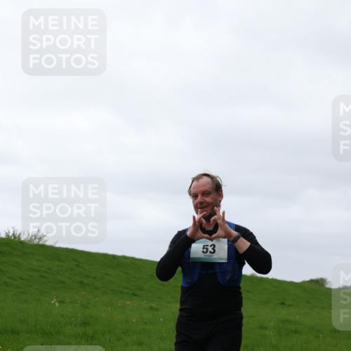 04.05.2025 - 8. Wedeler Halbmarathon Yannick Fuchs http://msf.ph/oto/7822935 04.05.2025 12:15:45 Laufen 53 meine-sportfotos.de