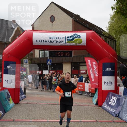 04.05.2025 - 8. Wedeler Halbmarathon Felixshl http://msf.ph/oto/7822942 04.05.2025 11:58:43 Ziel 34, 713 meine-sportfotos.de